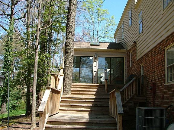 4th image of 1602 Donora Ct