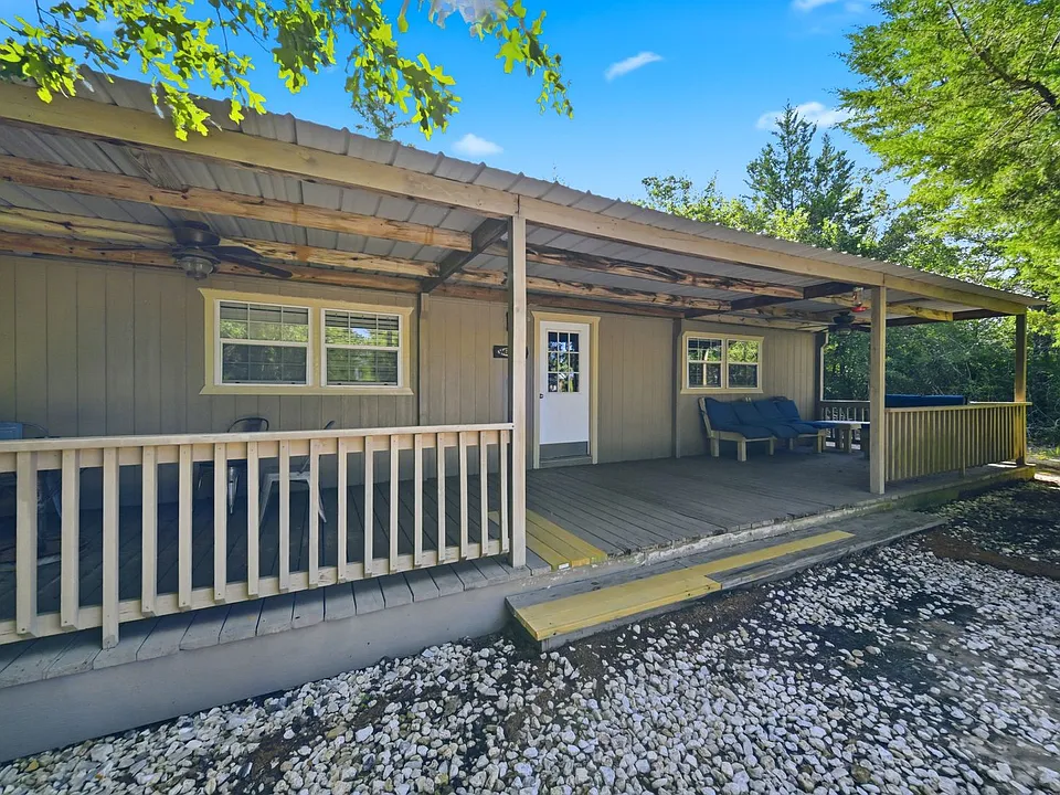 11351 Oak Lake Rd