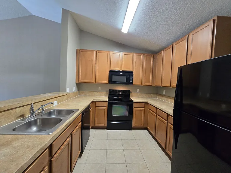 575 Oakleaf Plantation Pkwy #710 — Photo 12