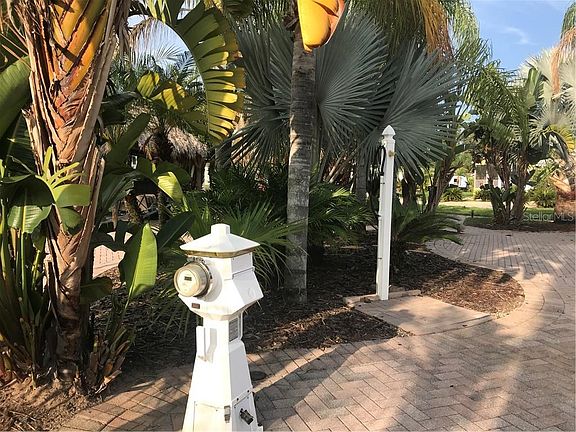 3rd image of 6750 Amanda Vista Cir