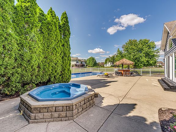 3rd image of 6N202 Prairie Valley Dr
