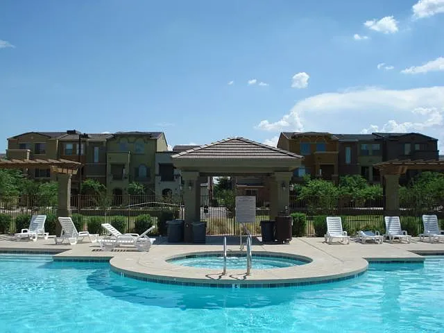 2 Bd/2.5ba Mesa Townhome For Rent! — Photo 3