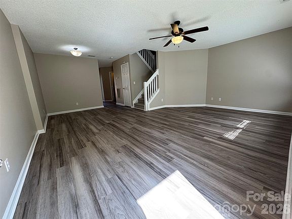 4th image of 3103 Summercroft Ln