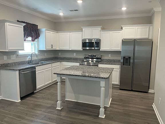 3rd image of 1055 Amber Hills Dr