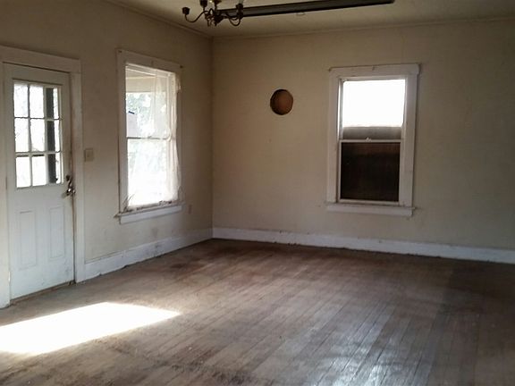 3rd image of 6648 N Main St