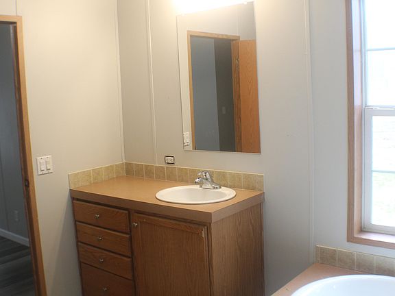 5th image of 7305 S Forest Glen Rd