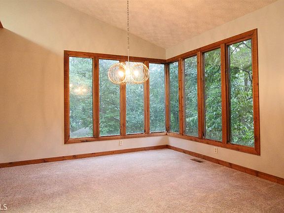 4th image of 3670 Southpoint Ct