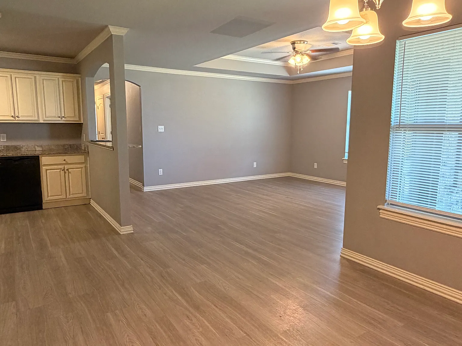 3 bed, 1350 sqft, $1,500 — Photo 4