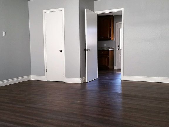 4th image of 347 Thompson Pl