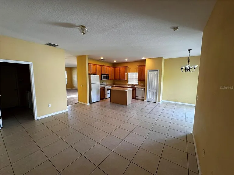 1111 Hacienda Cir — Photo 6