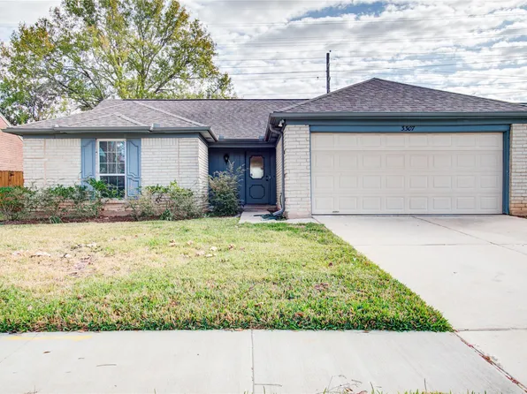 3307 E Heatherock Cir, Sugar Land, TX 77479
