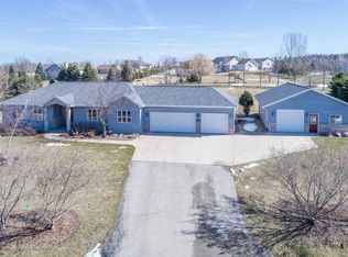 W7434 Red Hawk Dr, Appleton, WI 54914