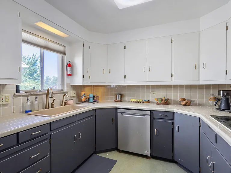 4618 W 35th Ave — Photo 2