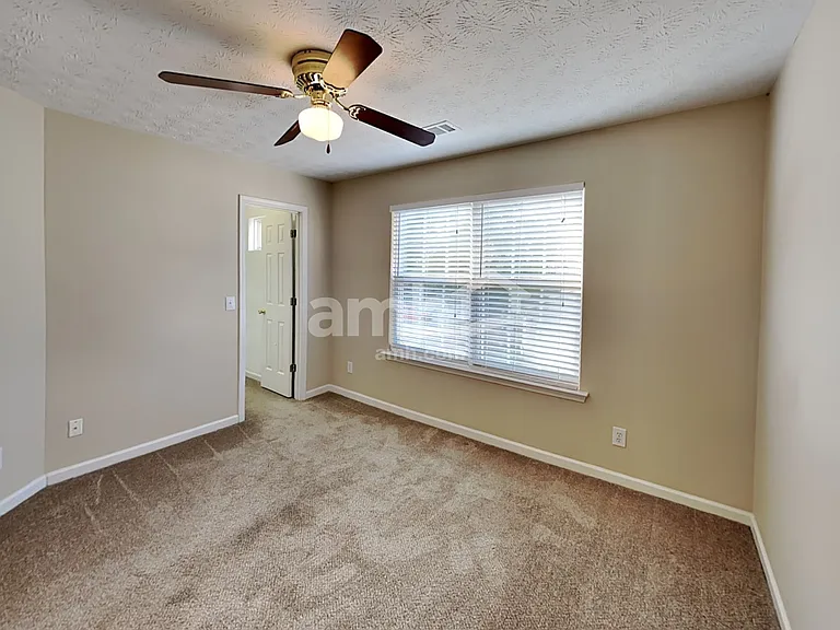 930 W Oaks Dr — Photo 16