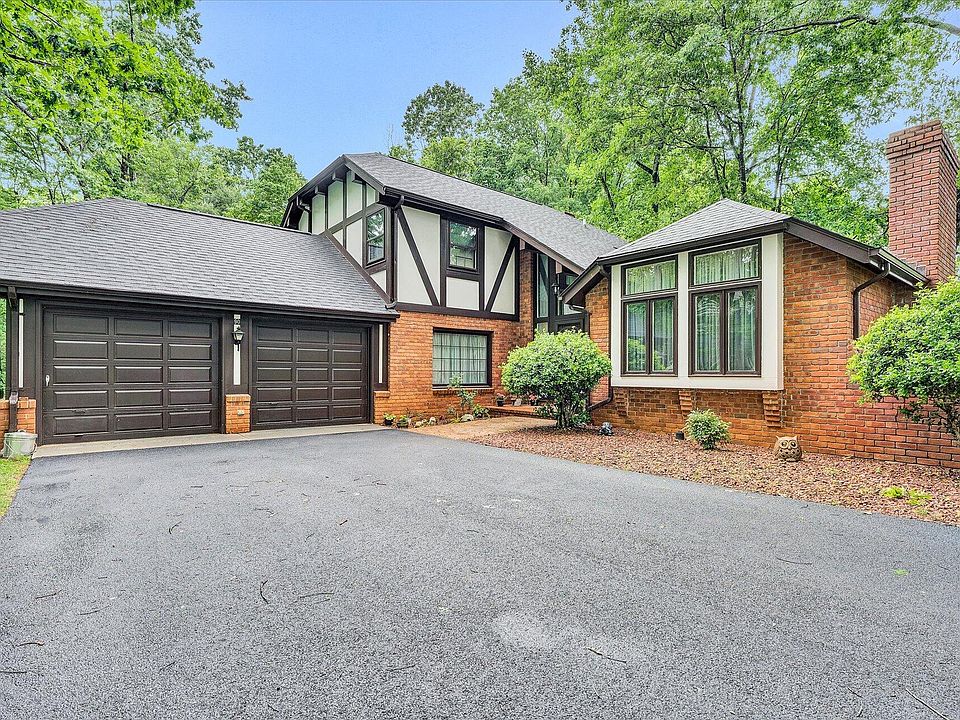1st image of 90 Oxford Cir