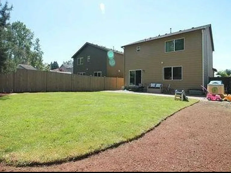 8020 NE 183rd St — Photo 2