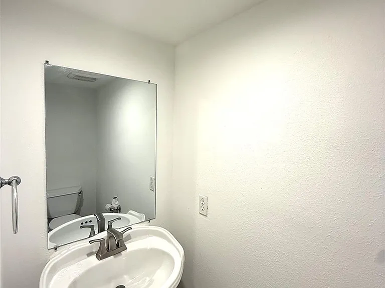 5811 McKnight St — Photo 20