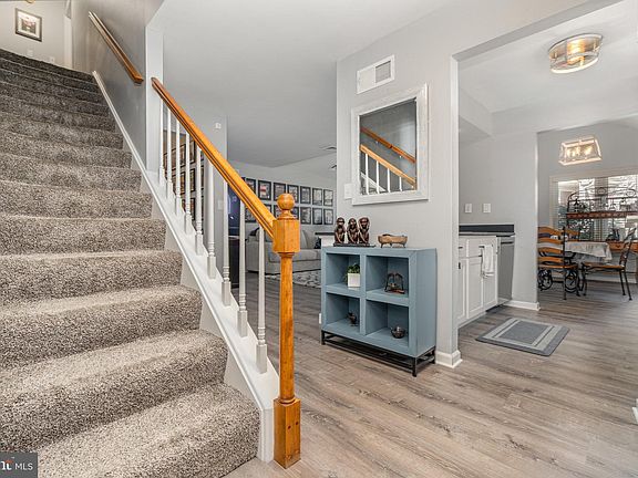 2nd image of 1837 Creek View Dr