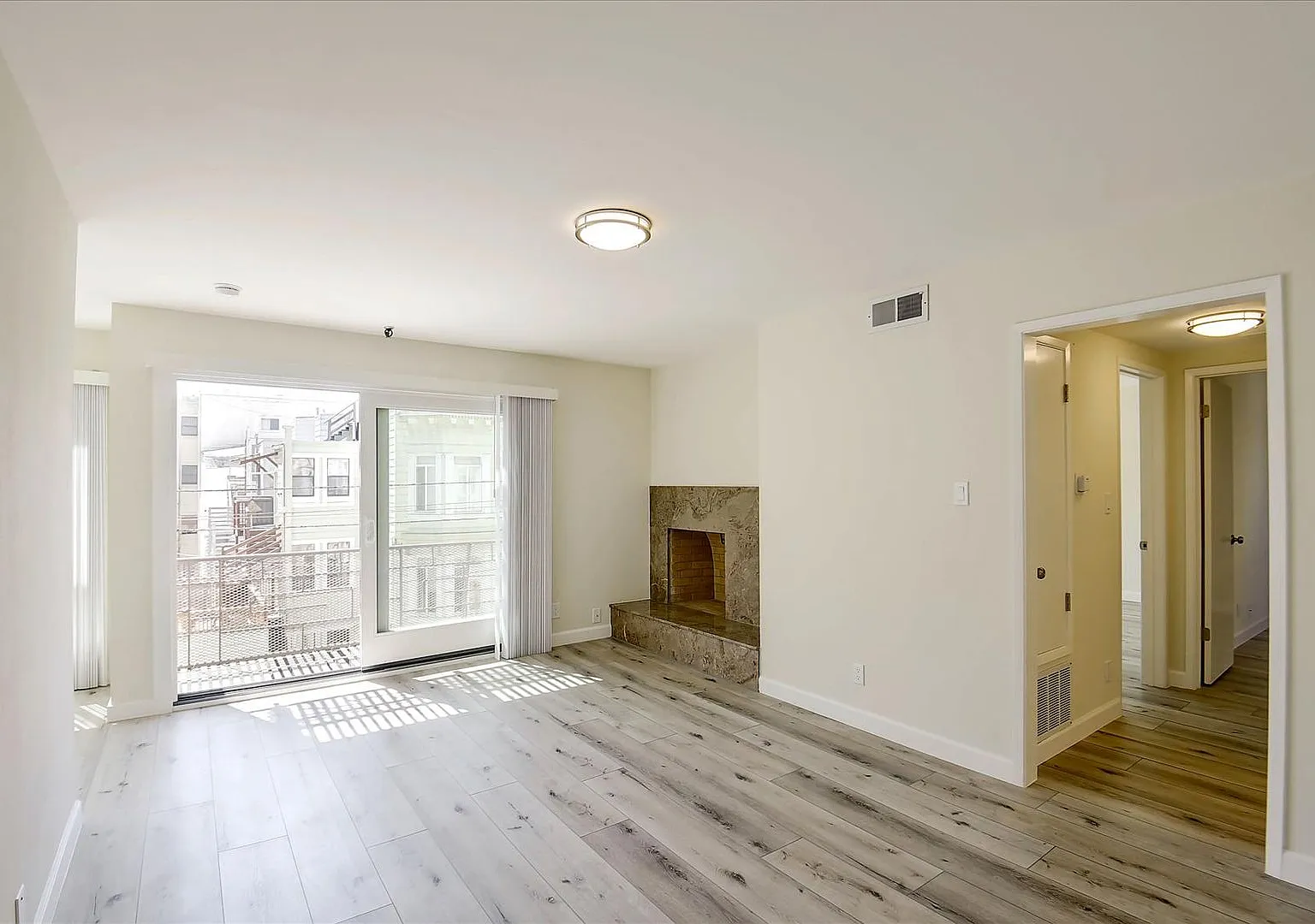 1390 Jackson — Photo 4