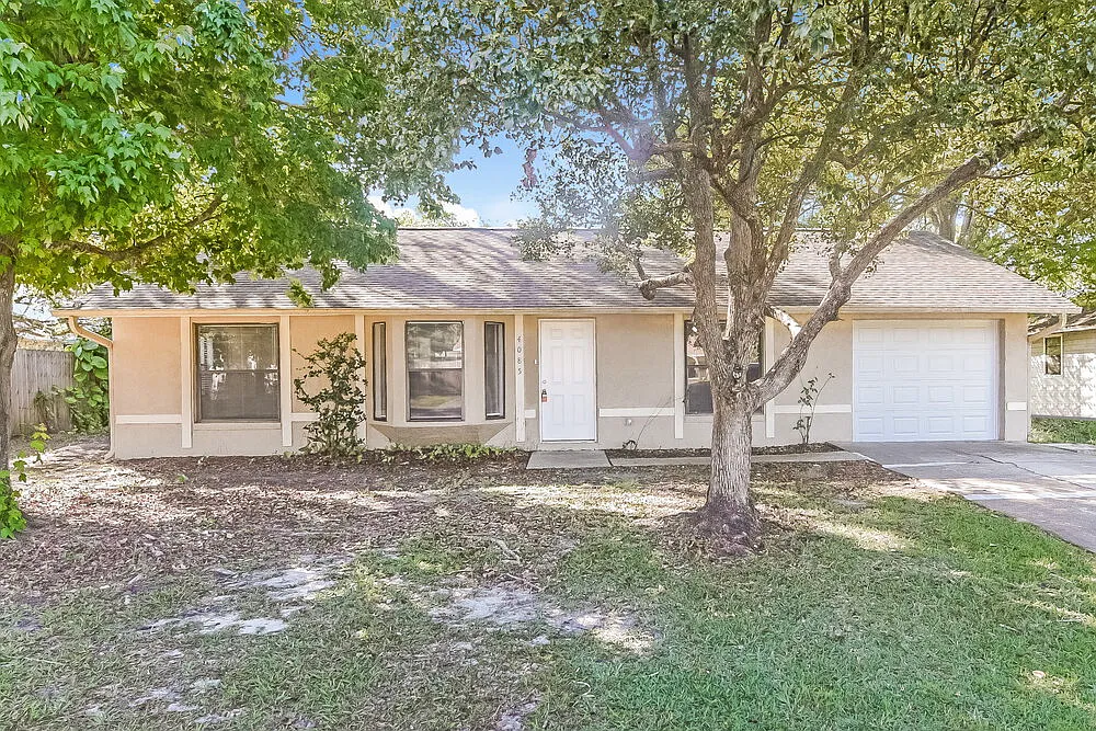 3 bed, 2.0 bath, 1064 sqft, $1,895 — Photo 1