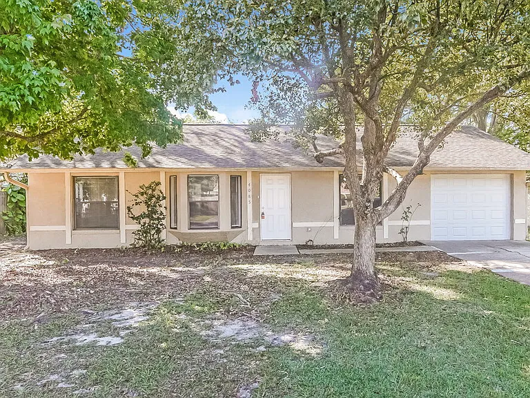 4085 Scotland St — Photo 1