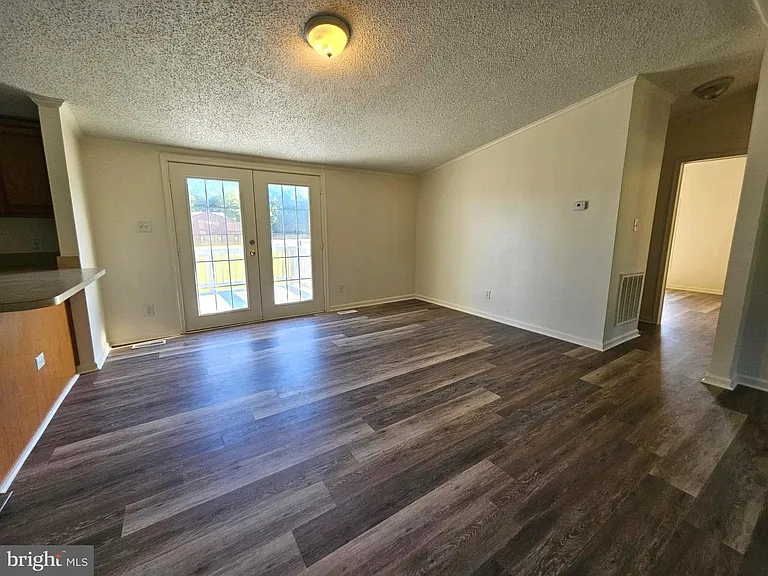 8099 James Monroe Hwy — Photo 4