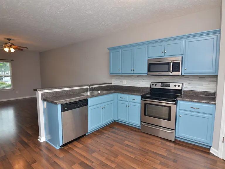 2455 New Holland Cir — Photo 3