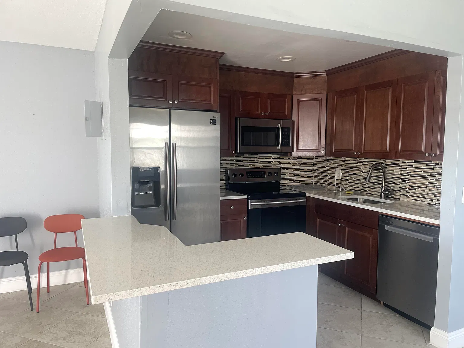 1 bed, 1.5 bath, 726 sqft, $1,500 — Photo 2