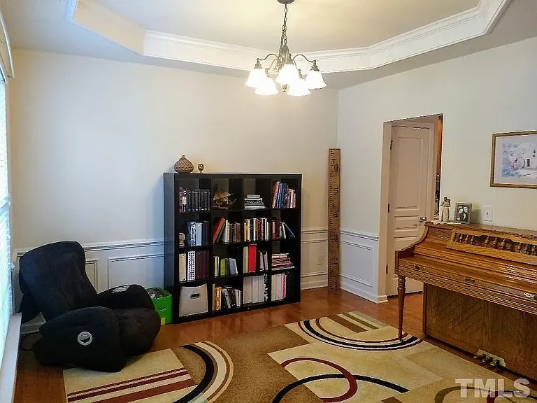 210 Oswego Ct — Photo 16