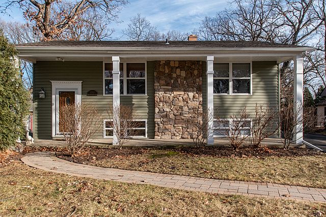 1st image of 33369 N Lake Shore Dr