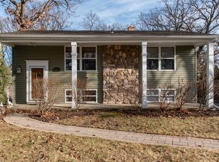 33369 N Lake Shore Dr, Grayslake, IL