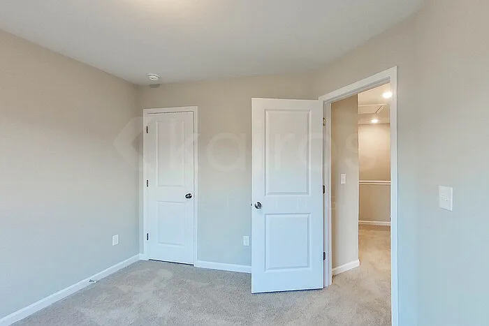 3 bed, 2.5 bath, 1420 sqft, $1,879 — Photo 2