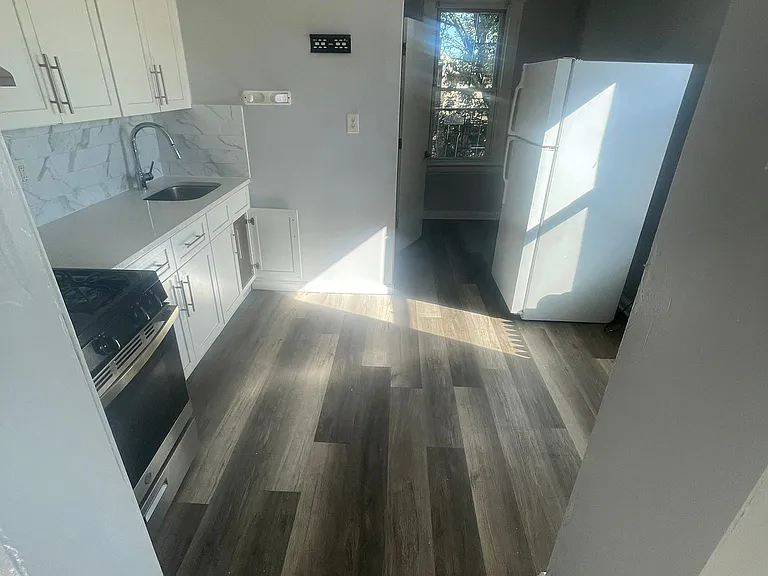 80 Ridge St #3 — Photo 2