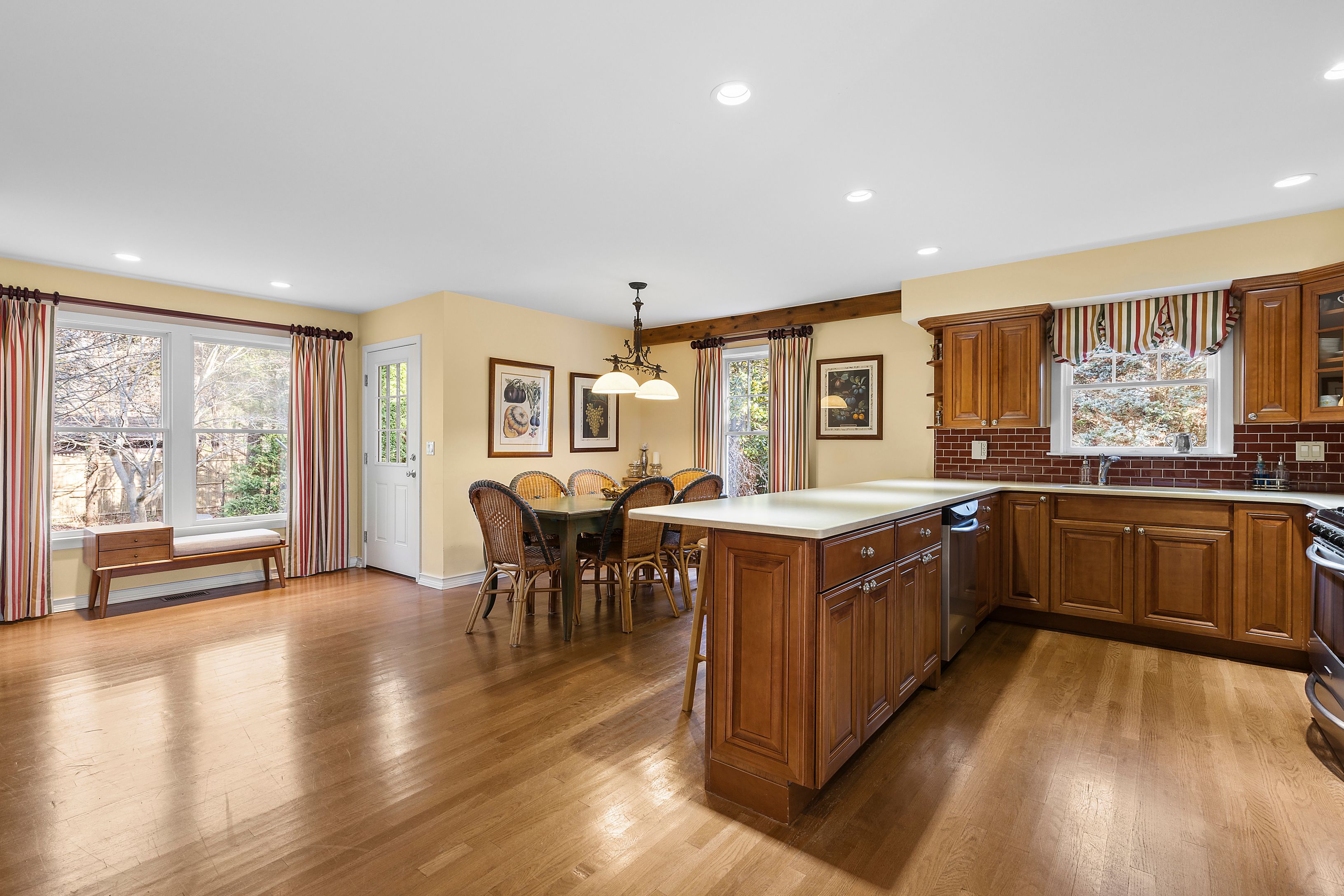 104 Union Ave, Center Moriches, NY 11934 Out East