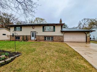 4251 Carlson Lake Ln N, Eagan, MN 55123
