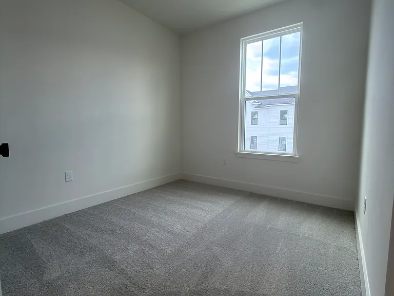 15056 Groveside Rd — Photo 10