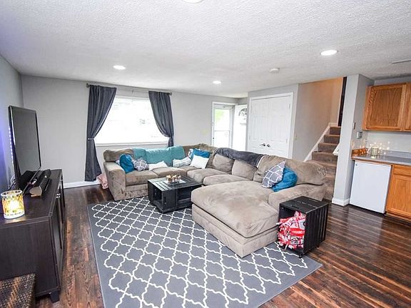 2nd image of 416 Westgate Dr