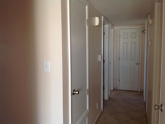 4th image of 2504 La Veta Dr NE
