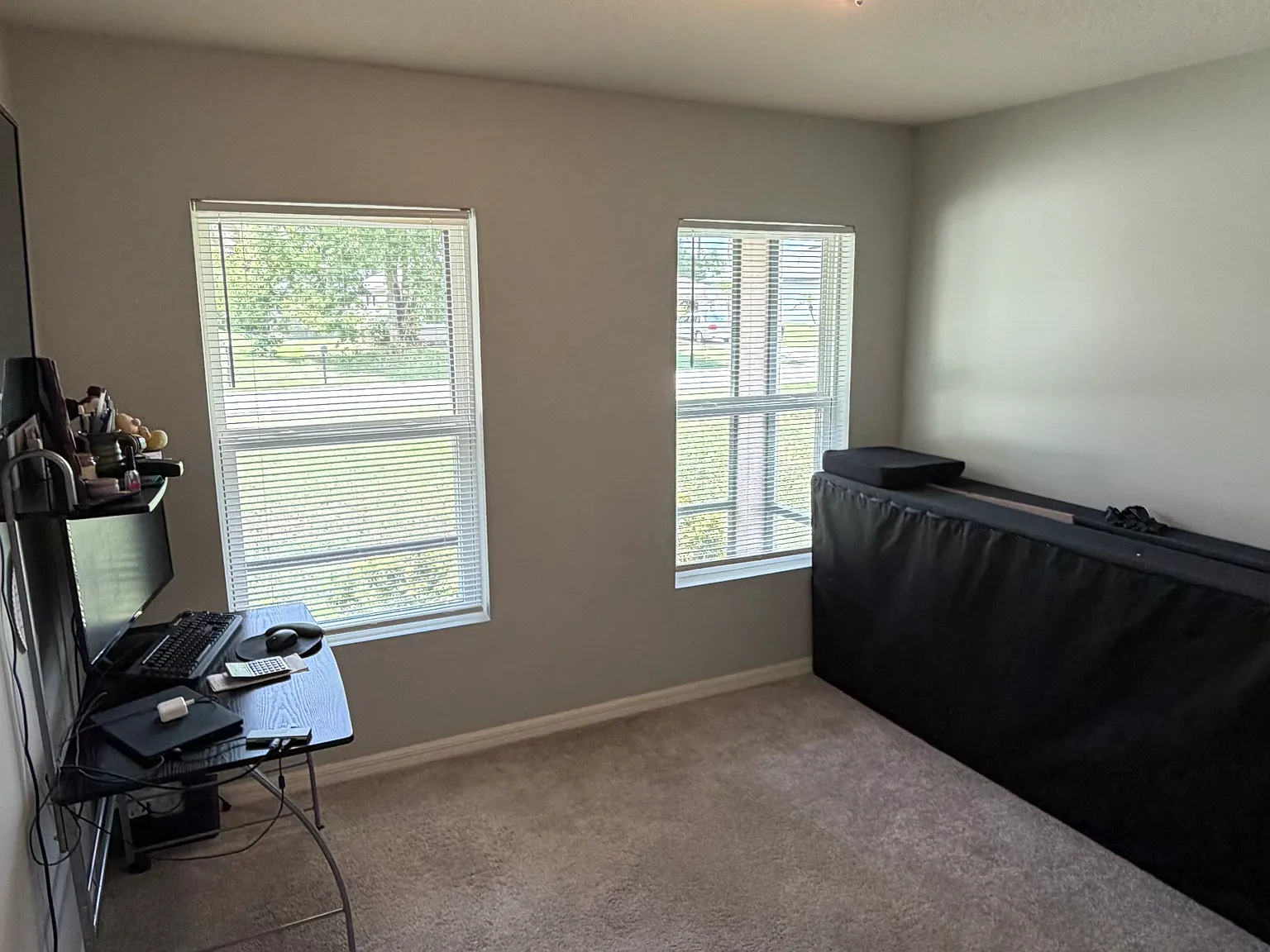 4 bed, 2000 sqft, $2,050 — Photo 2