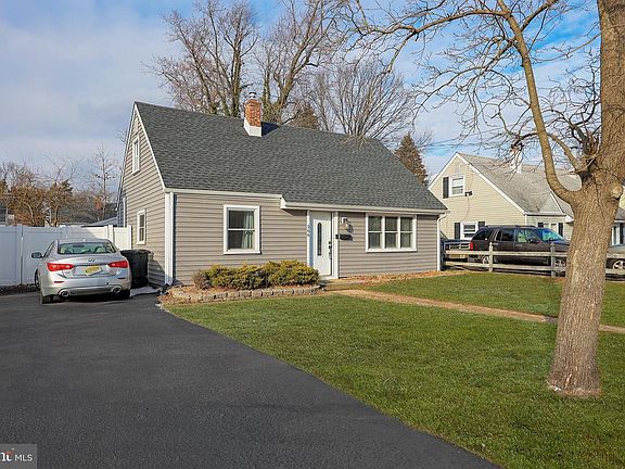 2nd image of 266 Eaton Ave