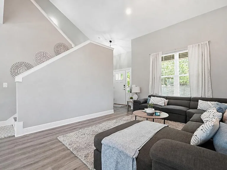 2331 Hadleigh Hills Ct — Photo 5
