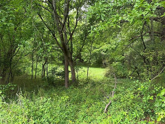 5th image of 565B Avery Rd