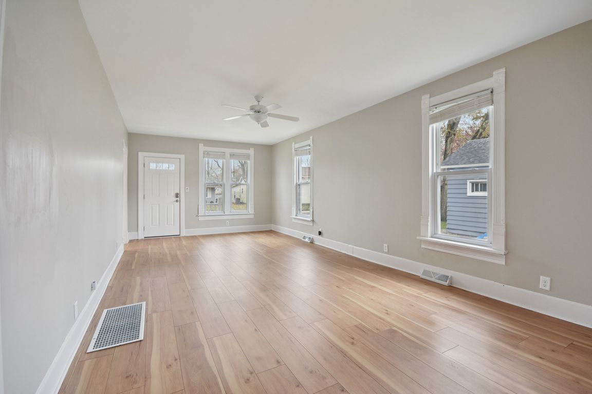 next background image