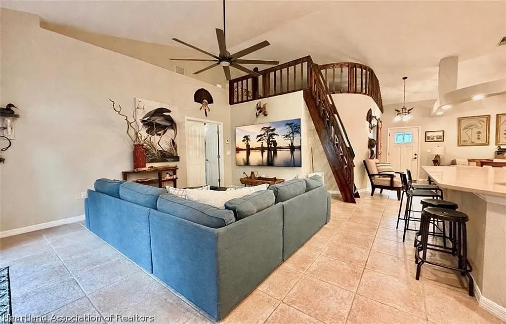 3 bed, 3.0 bath, 2197 sqft, $2,600 — Photo 2