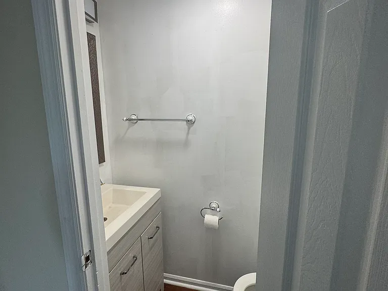 8918 Pembrook Woods — Photo 10