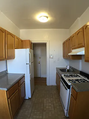 Rented by Giaps Realty Group LLC | media 7