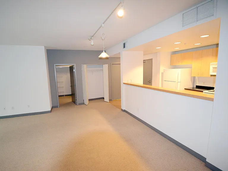 33 South Third — Photo 31