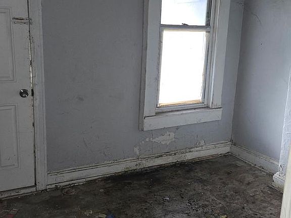 4th image of 1124 N Monroe St
