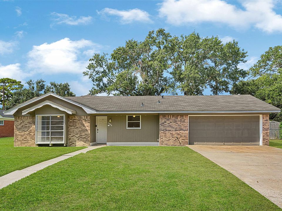 1st image of 1609 Heights Dr