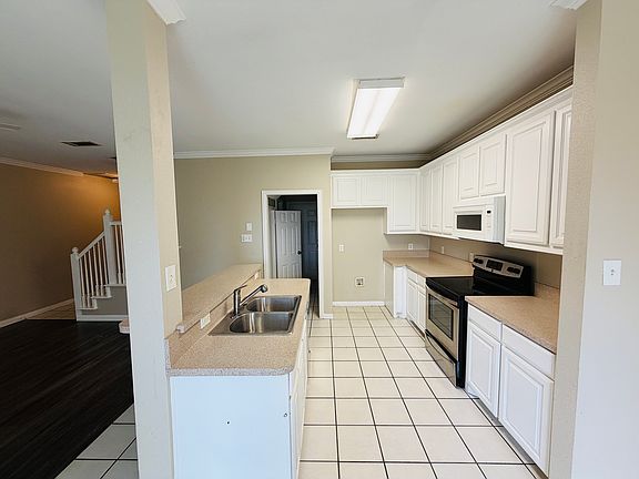 4th image of 5808 Blackmon Ct
